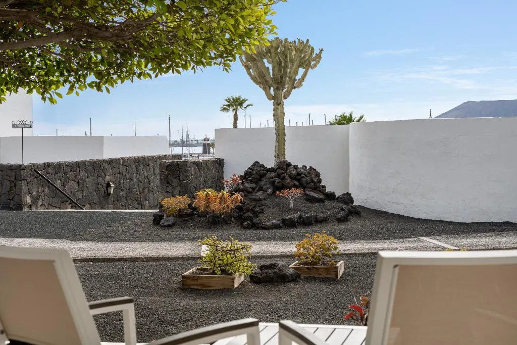 Double or Twin CAPACITY 3 Room, Hotel LIVVO Volcan Lanzarote, Lanzarote