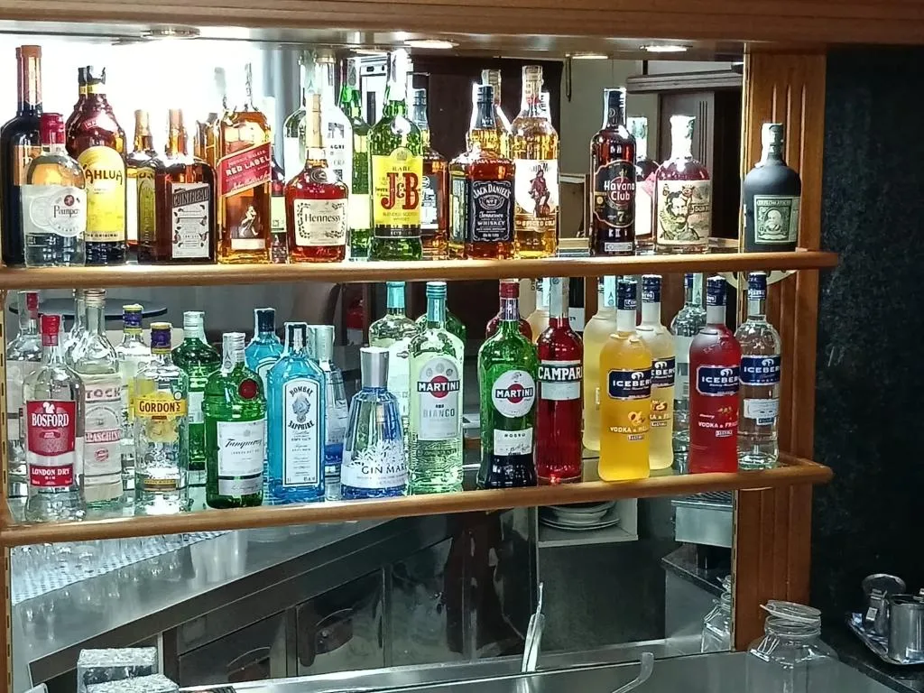 Bar, La Fayette, Naples
