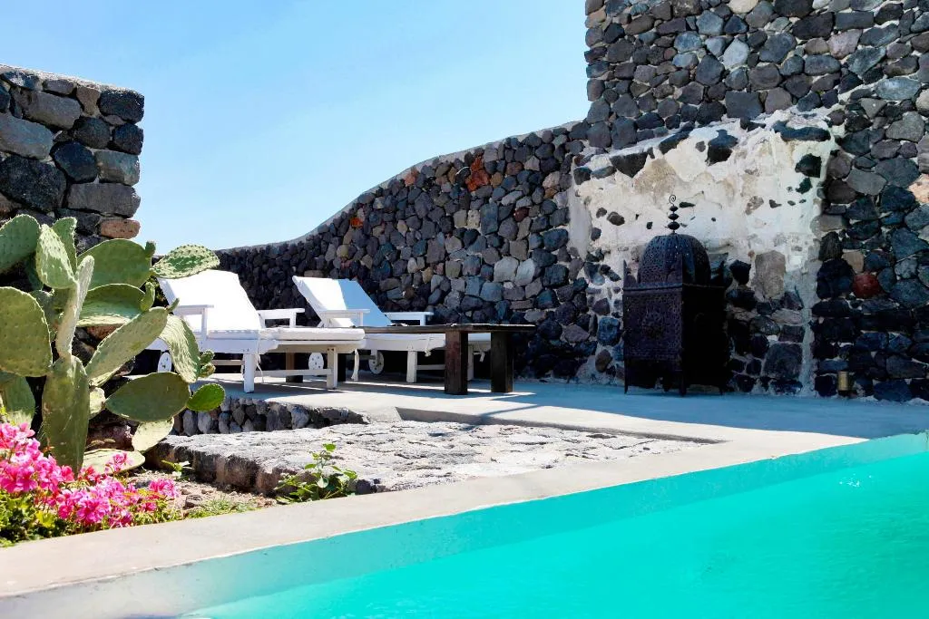 VILLA THREE BEDROOMS WITH PRIVATE POOL Room, Santorini Heritage Villas & Mansions, Santorini