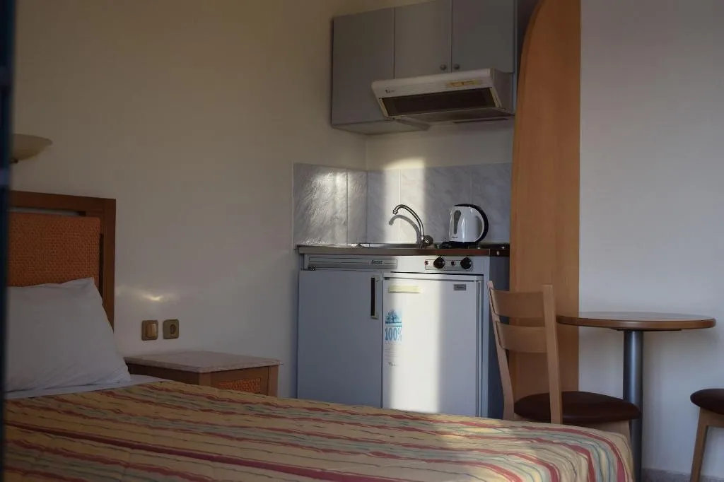 Room, Arocaria Apartments, Crete
