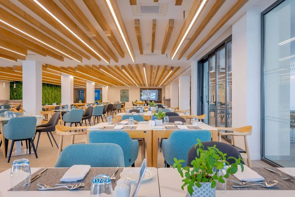 Restaurant, Radisson Beach Resort Larnaca, Cyprus