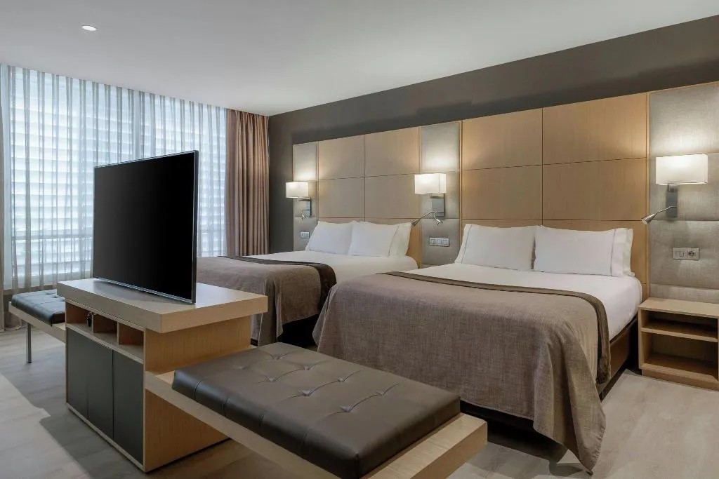 TWIN PREMIUM ONE BEDROOM Room, AC Barcelona Victoria Suites, Barcelona