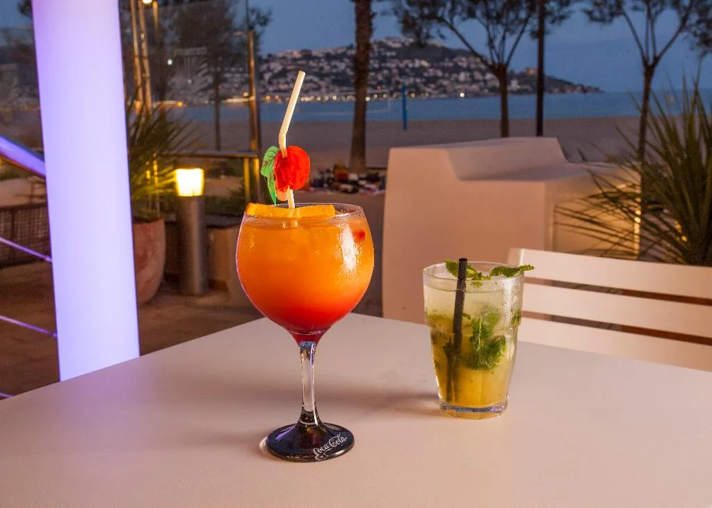 Bar, Hotel Monterrey Roses by Pierre & Vacances, Costa Brava