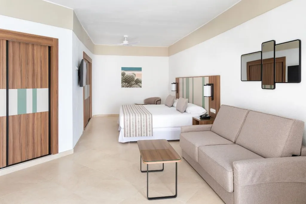 SUITE GARDEN VIEW Room, Hotel Riu Paraiso Lanzarote - All Inclusive, Lanzarote