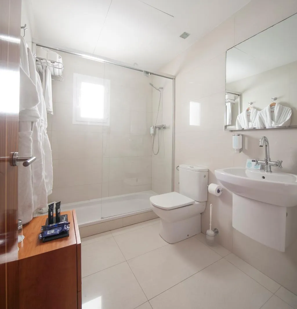 DOUBLE SINGLE USE SEA VIEW Room, Portofino Mallorca, Majorca