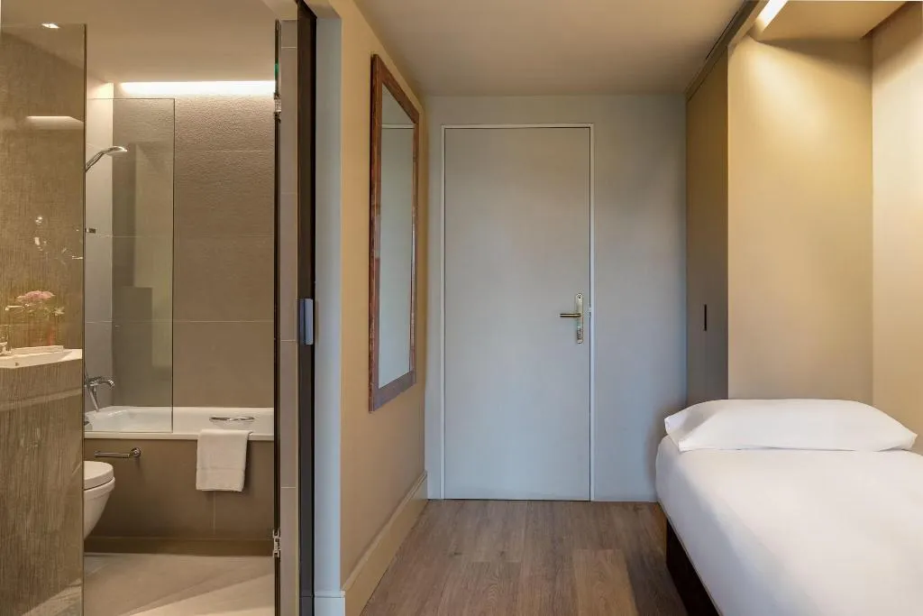 TWIN PREMIUM Room, Duquesa de Cardona, Barcelona