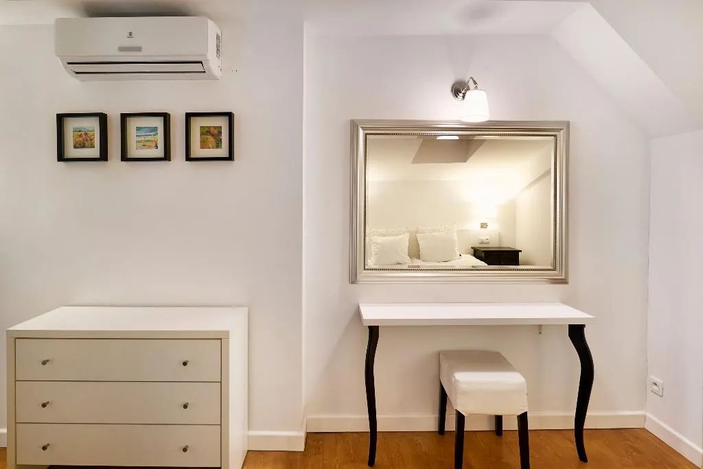 STUDIO CLASSIC Room, Gołębia 8 Residence, Krakow