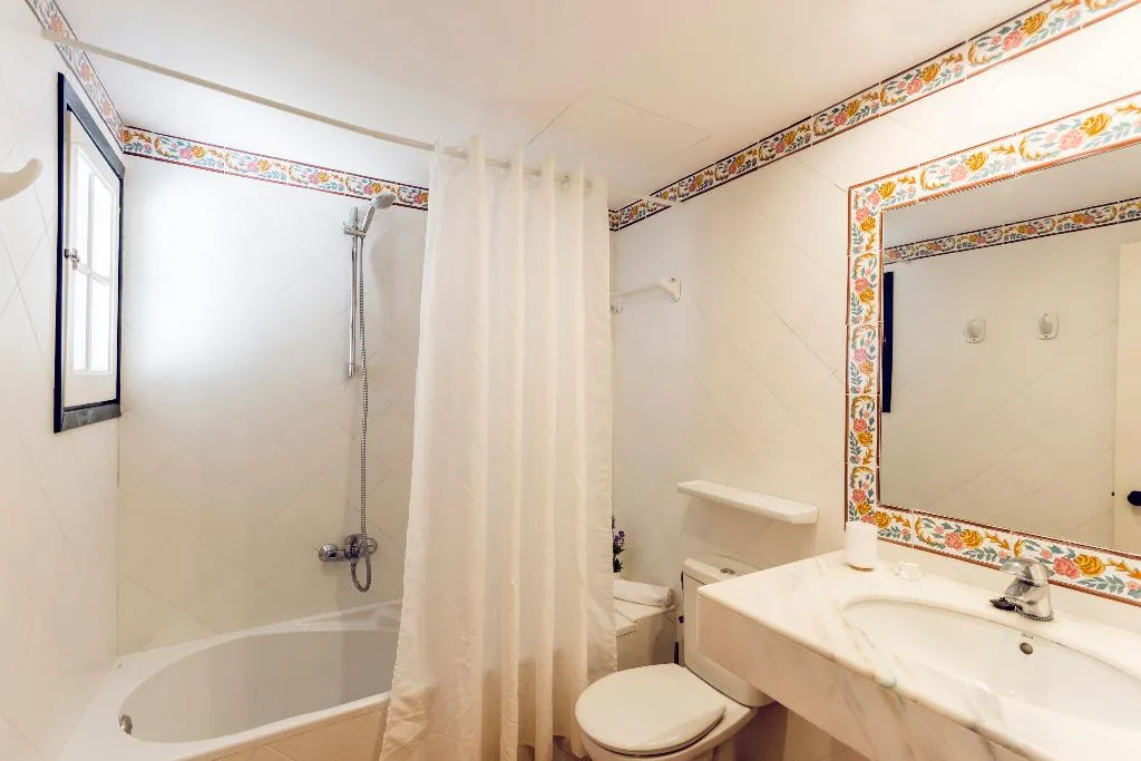 APARTMENT TWO BEDROOMS WITH AIR CONDITIONING Room, Las Brisas I & II, Menorca