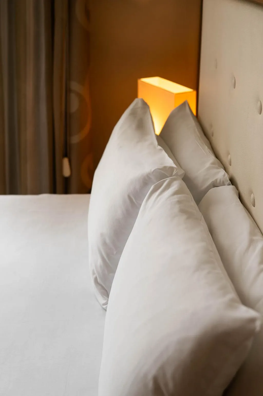 DOUBLE CLASSIC QUEEN BED Room, Axolute Comfort Hotel - Cantu, Milan