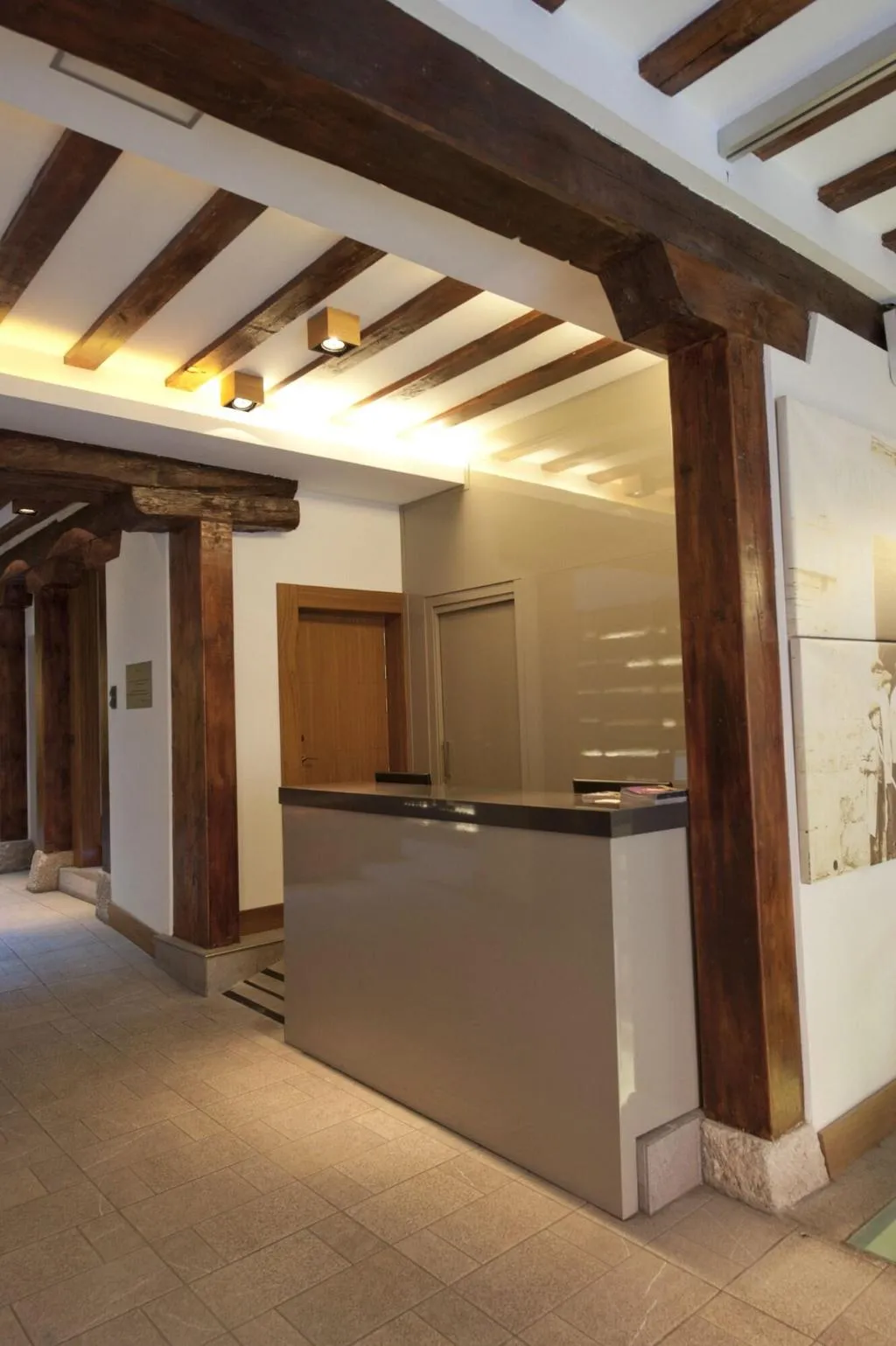 Lobby, Posada Del Leon De Oro, Madrid