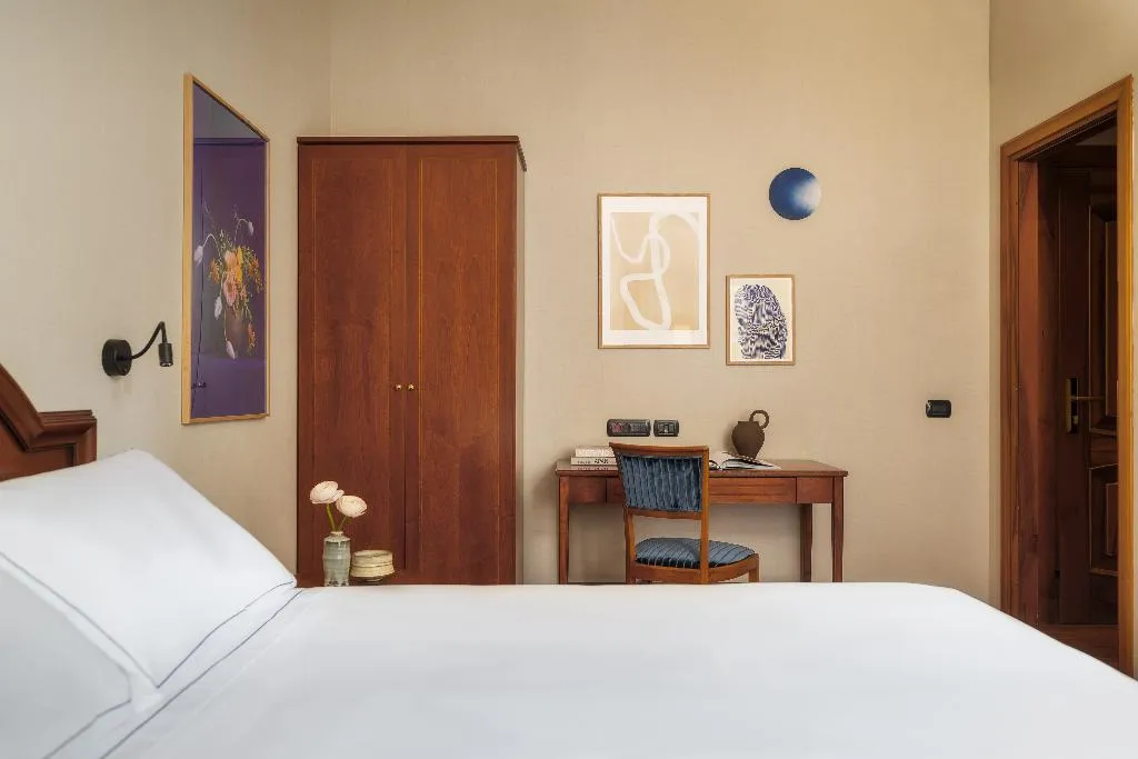 DOUBLE CLASSIC QUEEN BED Room, Worldhotel Casati 18, Milan