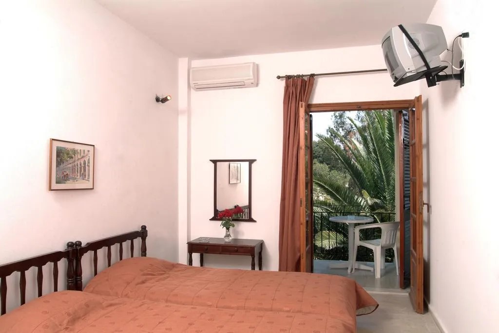 Room, Milton, Corfu