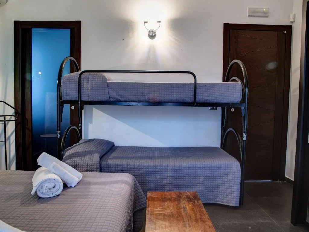 Room, Antichi Ricordi, Catania