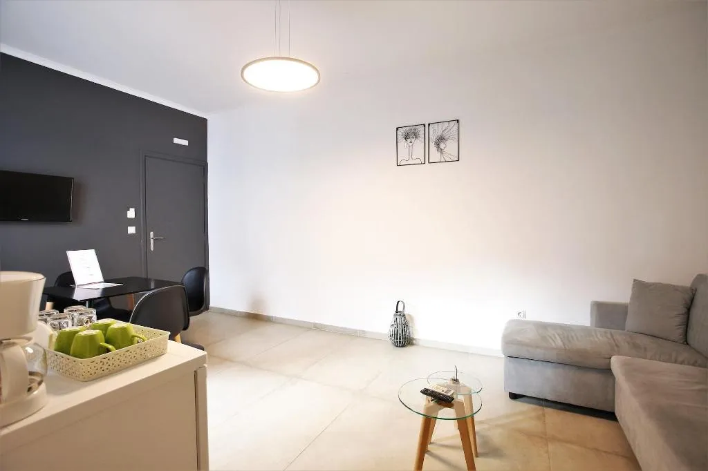 Room, Gk Athens, Athens