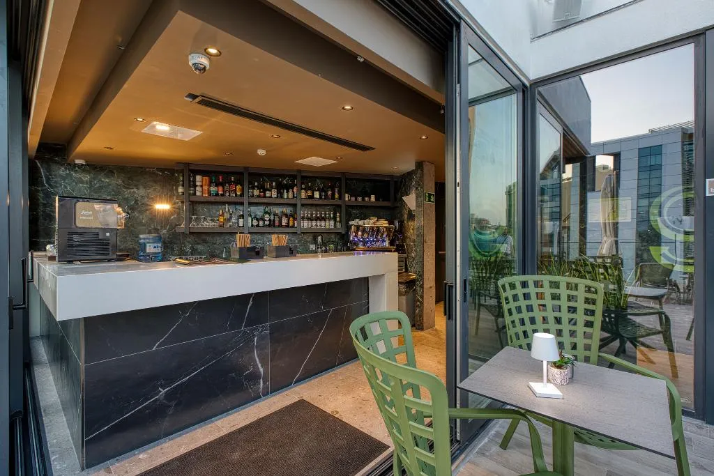 Bar, Vita Hotel, Malta