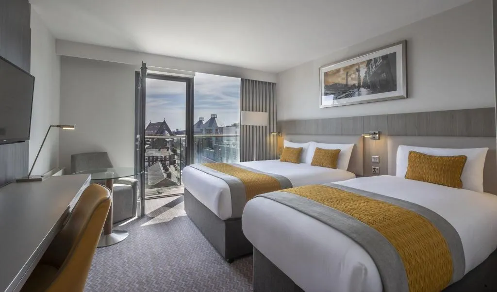 TRIPLE DELUXE QUEEN BED Room, Maldron Hotel Smithfield, Dublin