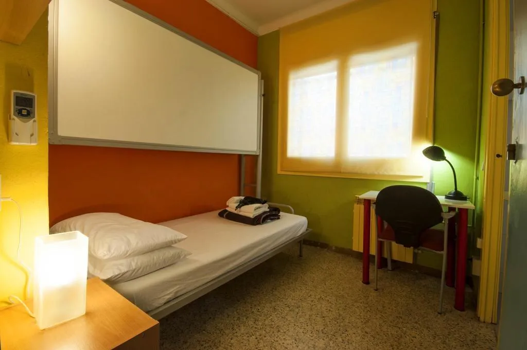 SINGLE STANDARD Room, Hostel Albergue Studio, Barcelona