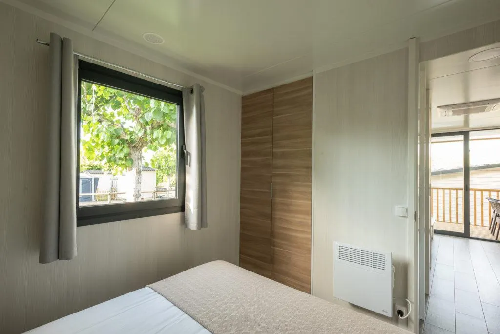 FAMILY ROOM TWO BEDROOMS ONE BATHROOM Room, Berga Resort - The Mountain - Wellness center -SPA, Barcelona