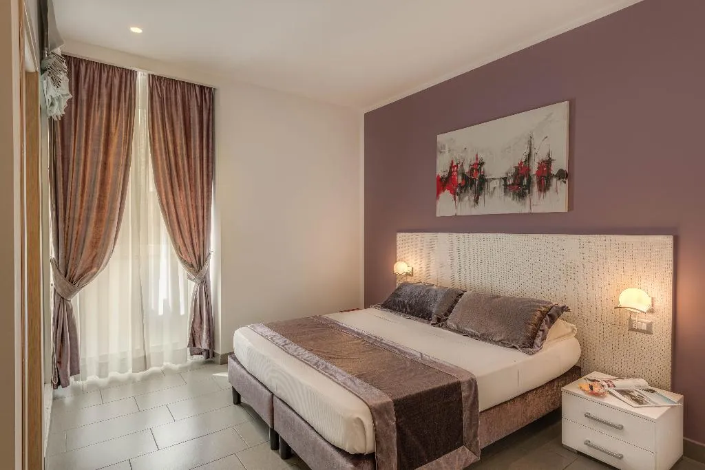 DOUBLE STANDARD Room, Trevi Palace Hotel, Rome