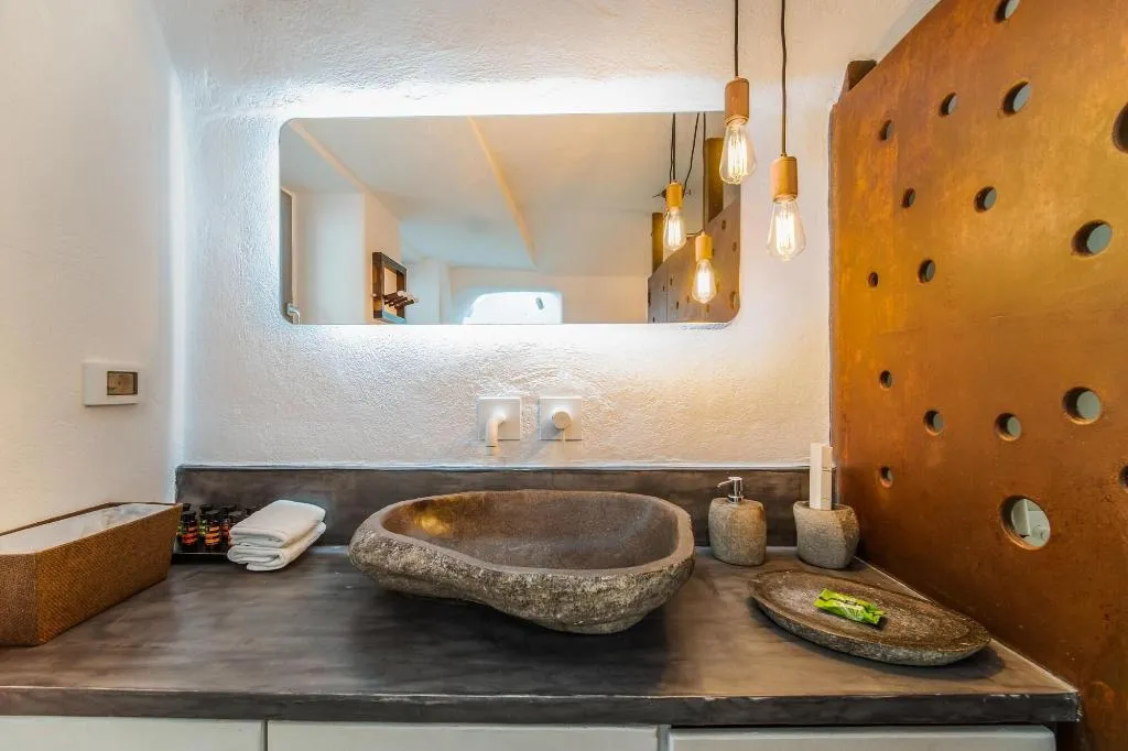 Room, Solstice Luxury Suites, Santorini