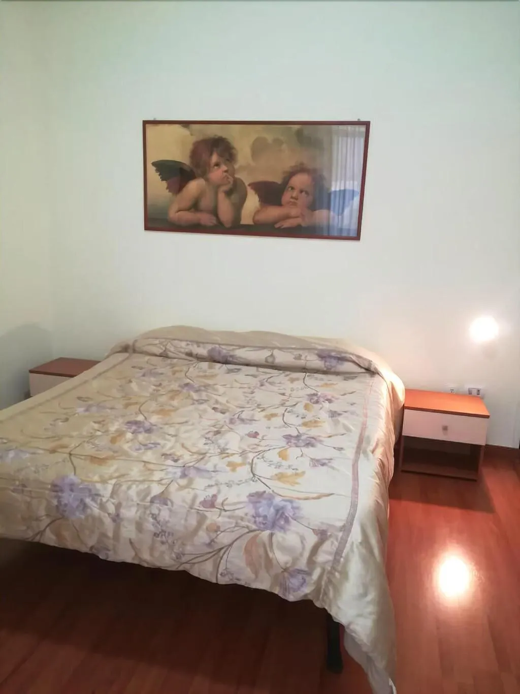 Room, Come D'Incanto a Napoli, Naples