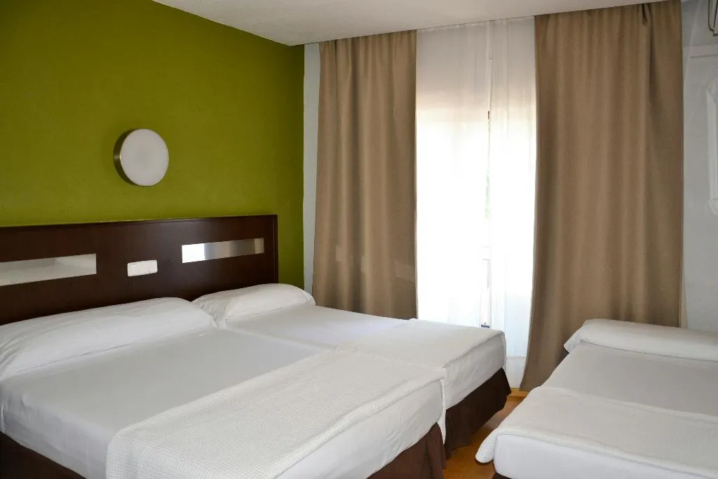 FAMILY ROOM STANDARD Room, Sercotel Las Estrellas, Madrid