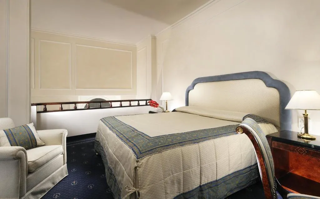 SUITE ONE BEDROOM TWO BATHROOMS Room, De la Ville, Florence