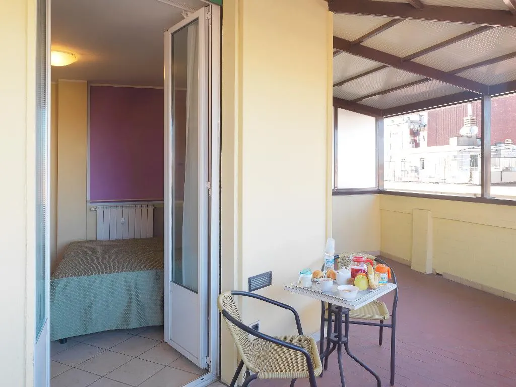 QUADRUPLE STANDARD Room, Arco Romana, Milan