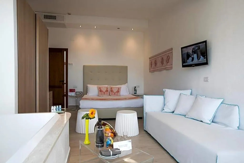 FAMILY ROOM DELUXE SEA VIEW Room, Cormoran Hotel & Residence, Cagliari