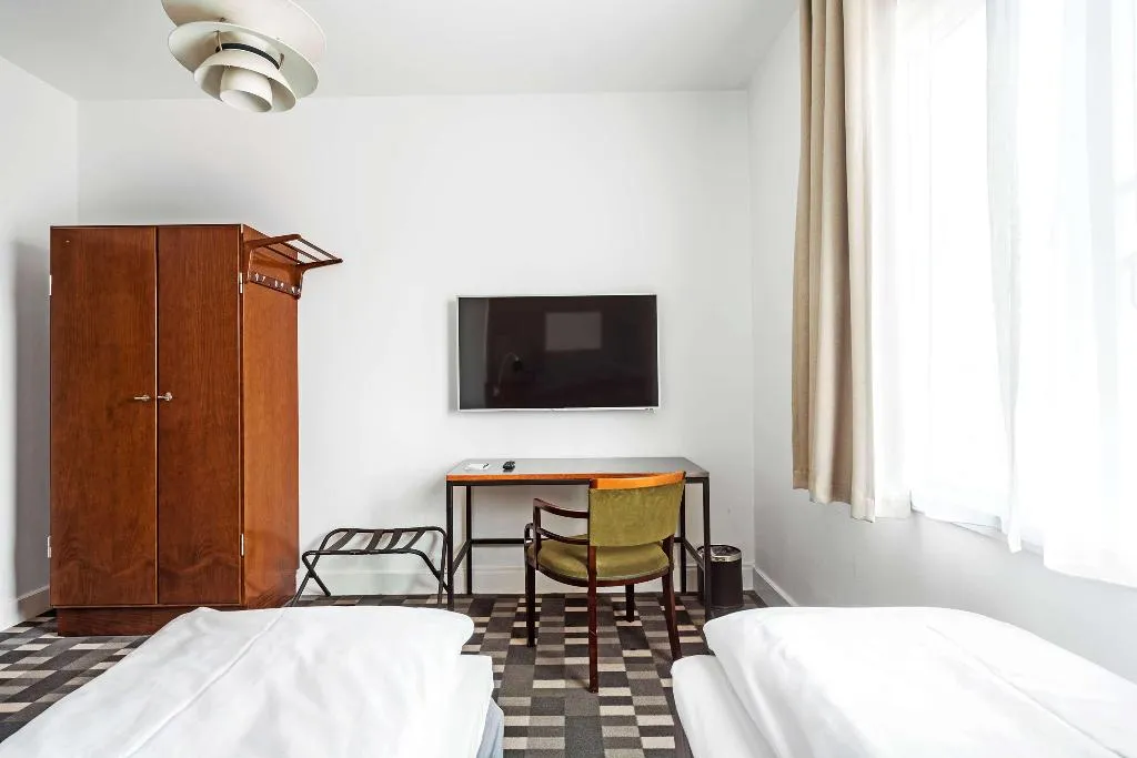 TWIN STANDARD Room, Hotel Astoria BW Signature Collection, Copenhagen