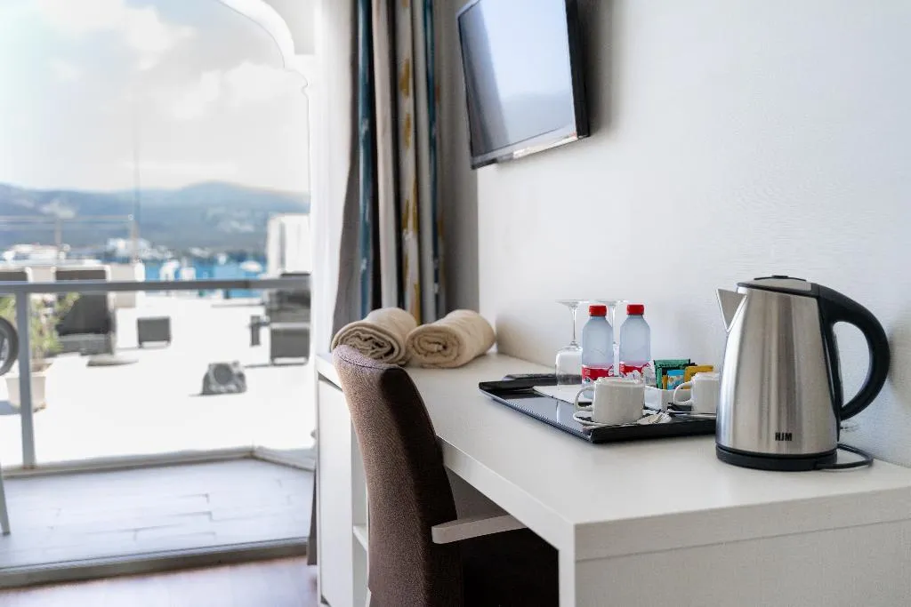 DOUBLE SINGLE USE STANDARD Room, Seramar Comodoro Playa, Majorca