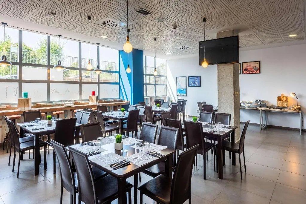 Restaurant, Madrid Airport Suites Affiliated By Melia, Madrid