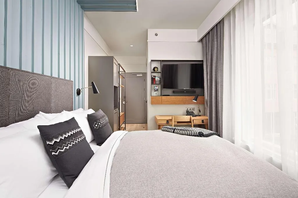 DOUBLE QUEEN SIZE BED Room, Canopy by Hilton Reykjavik City Centre, Reykjavik