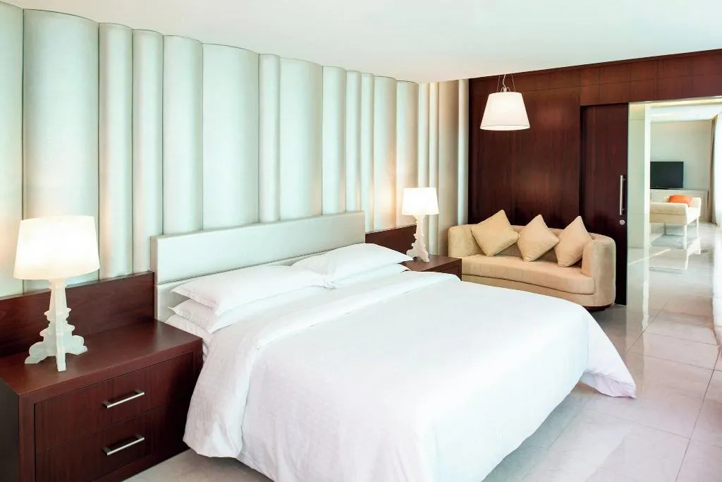Room, Four Points by Sheraton Sharjah, Dubai