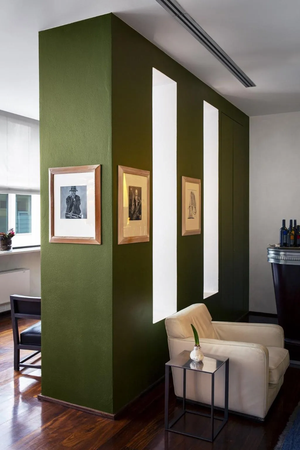 Bar, Colombia, Milan