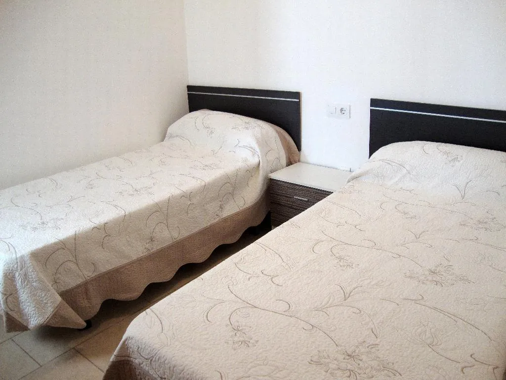 APARTMENT CAPACITY 6 TWO BEDROOMS Room, Apartamentos Las Palmeras 3000, Valencia