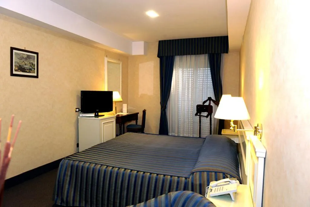 DOUBLE SINGLE USE STANDARD Room, I Gigli, Naples