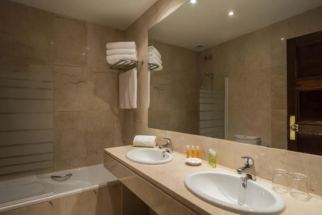 DOUBLE SUPERIOR Room, Principe Pio, Madrid