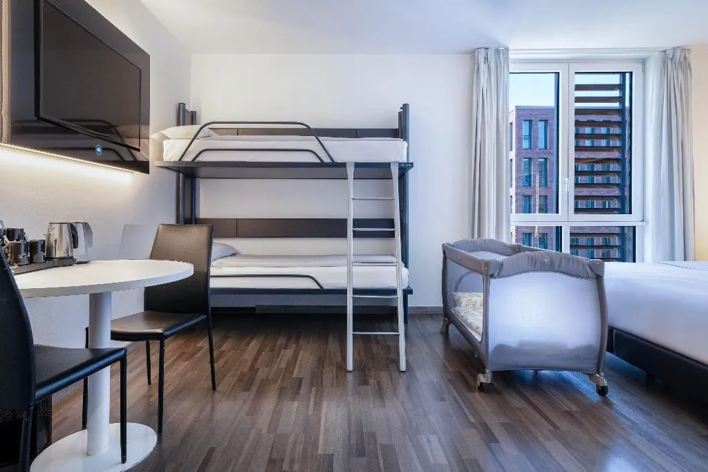 FAMILY ROOM STANDARD Room, INNSiDE by Melia Berlin Mitte, Berlin