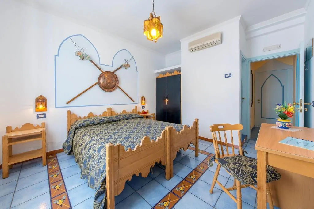Room, Albergo Riviera, Naples