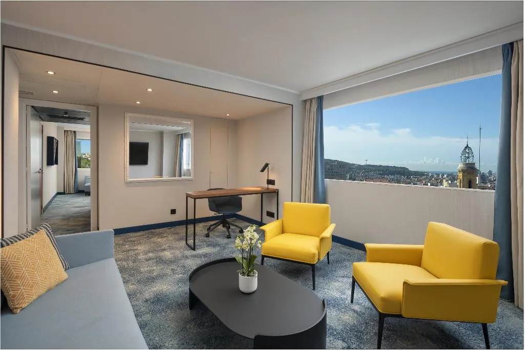 JUNIOR SUITE KING SIZE BED Room, Hilton Barcelona, Barcelona