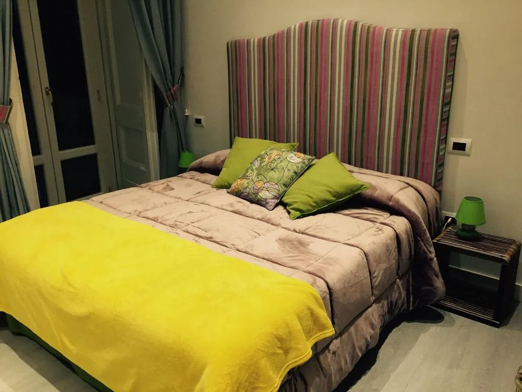 Room, B&B Neapolis Bellini, Naples