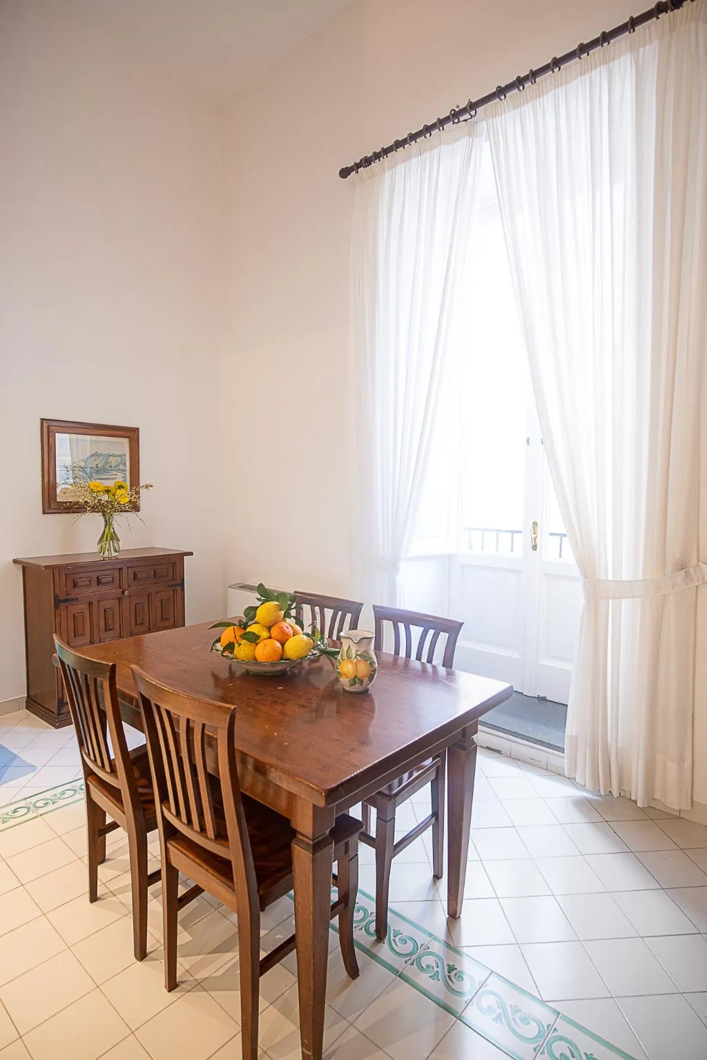 APARTMENT CAPACITY 2 Room, Antico Palazzo Scala, Naples