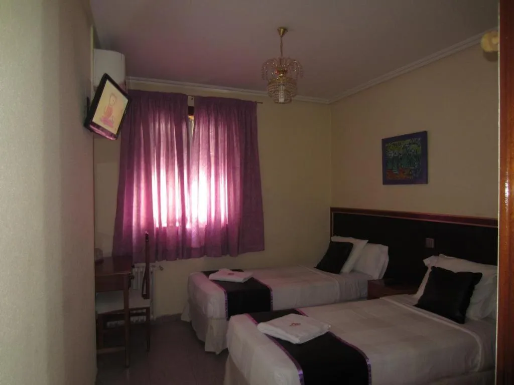 Room, CH Chelo, Madrid