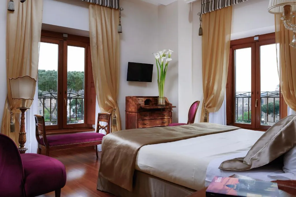 SUITE WITH VIEWS Room, Forum, Rome