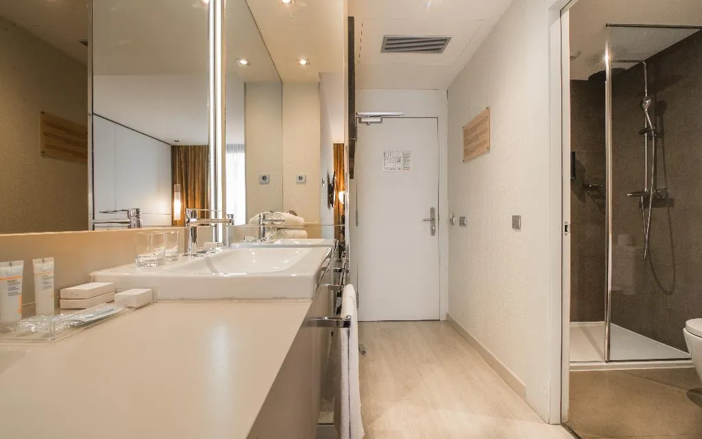 TRIPLE STANDARD Room, Grums Hotel & Spa, Barcelona