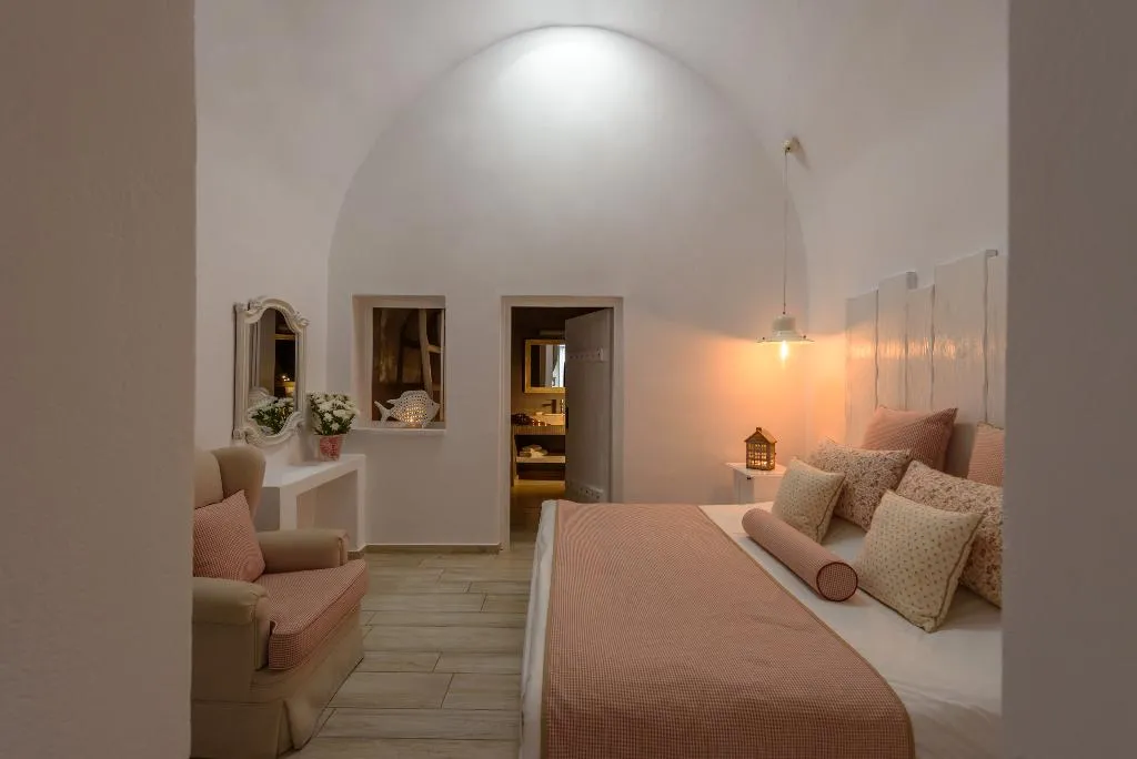 SUITE KING SIZE BED Room, Senses Suites, Santorini