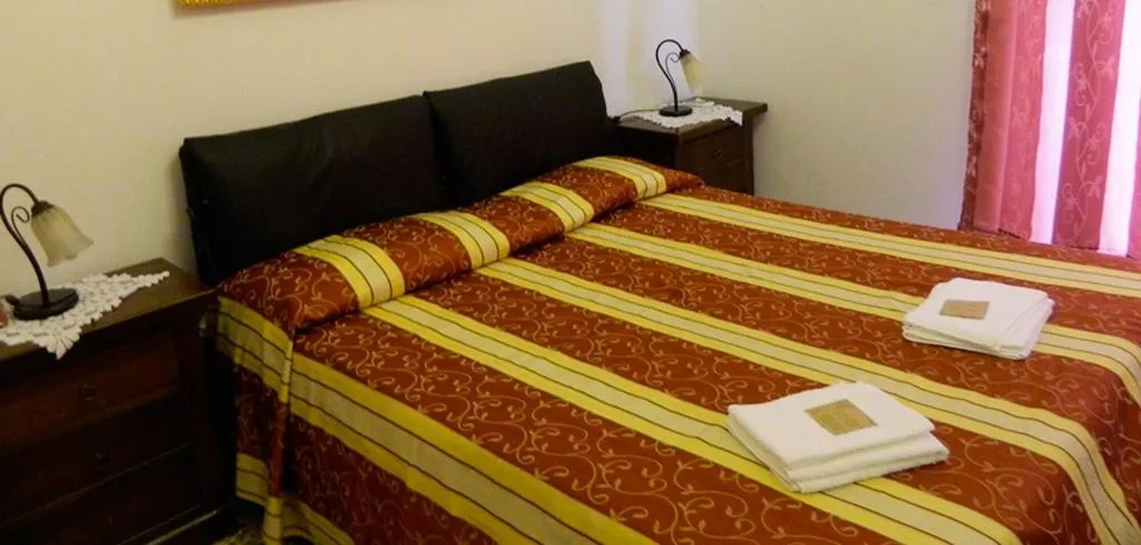 Room, Crispi Rooms, Catania