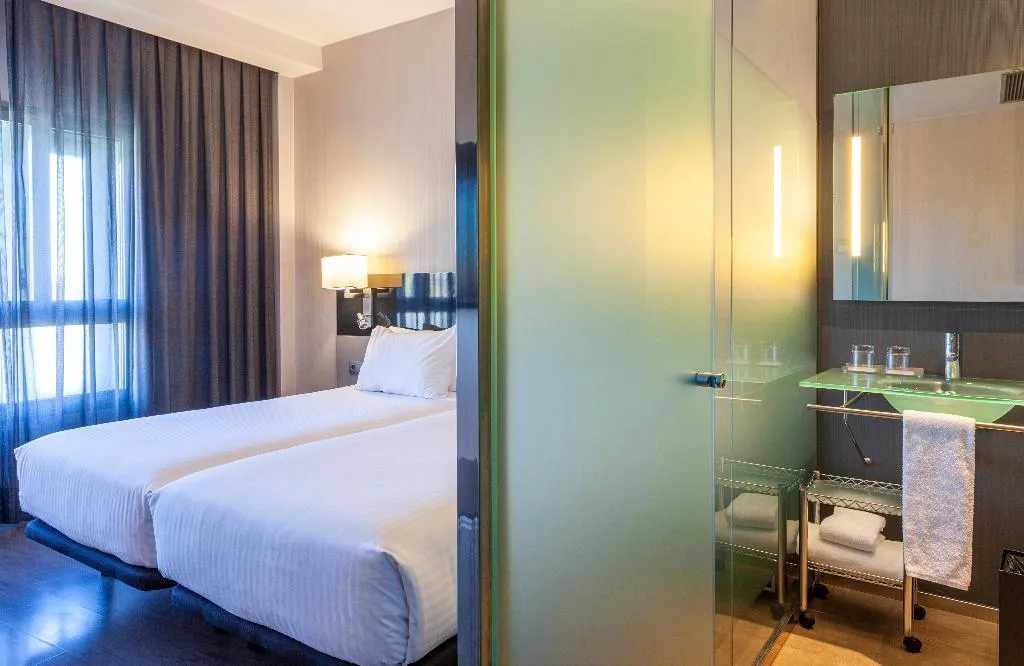 TWIN STANDARD Room, Porcel Torneo, Seville
