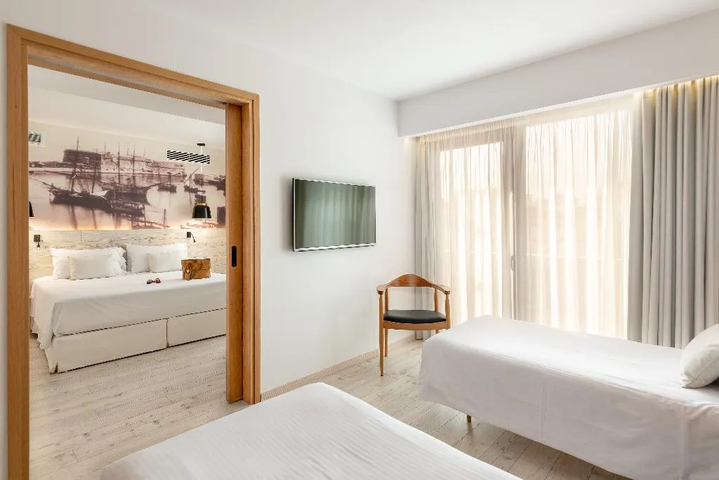 FAMILY ROOM STANDARD Room, Ibis Styles Heraklion Central, Crete
